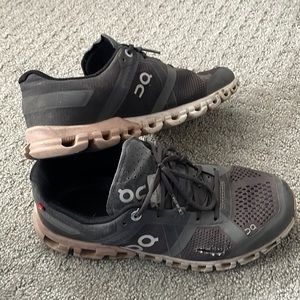 On cloud running shoe